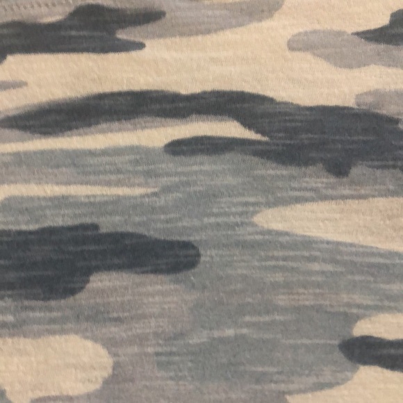 Lucky Brand blue and white camouflage long sleeve T-shirt size Small/Petite - Picture 2 of 4